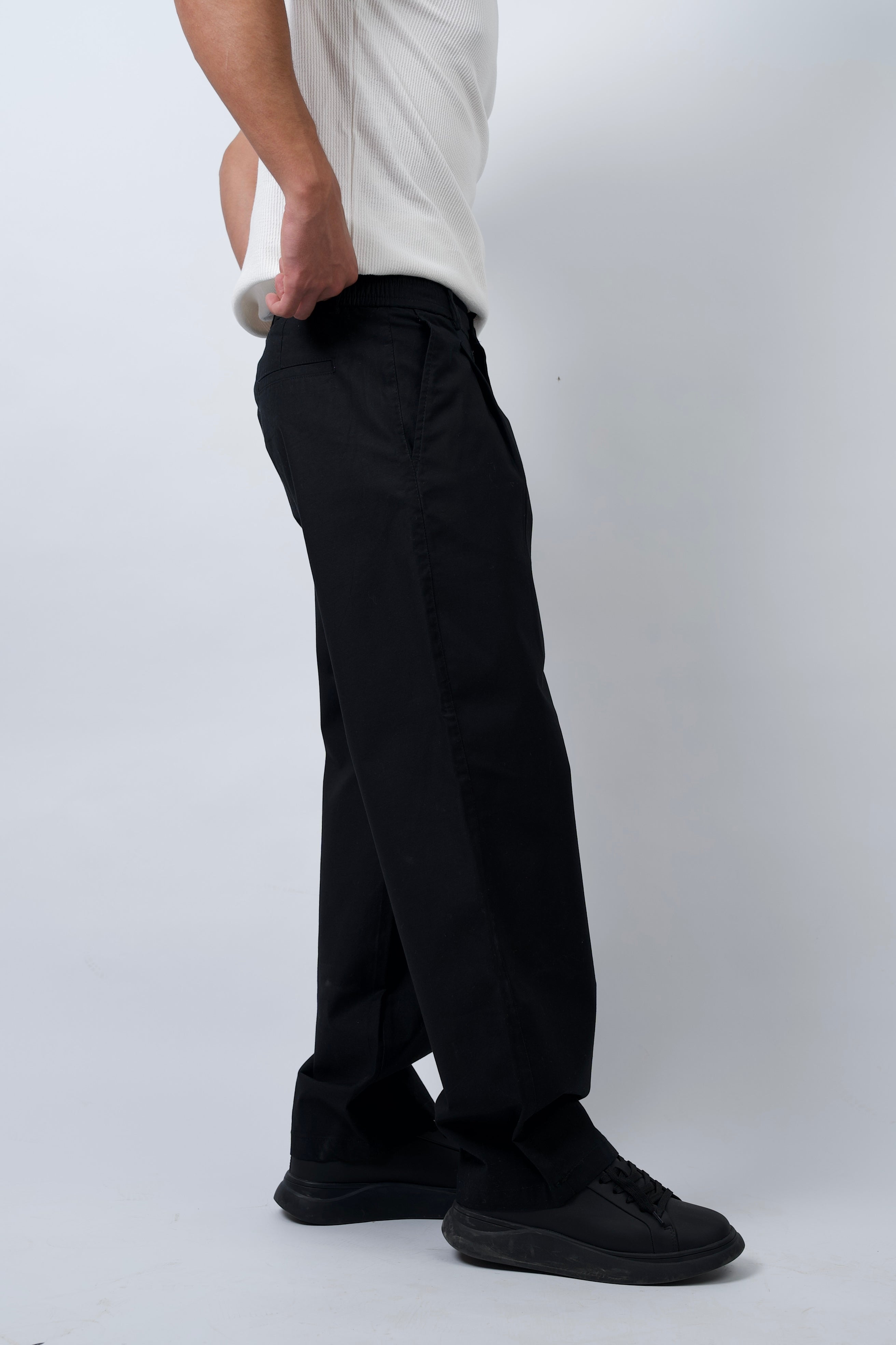 Straight pleated trousers