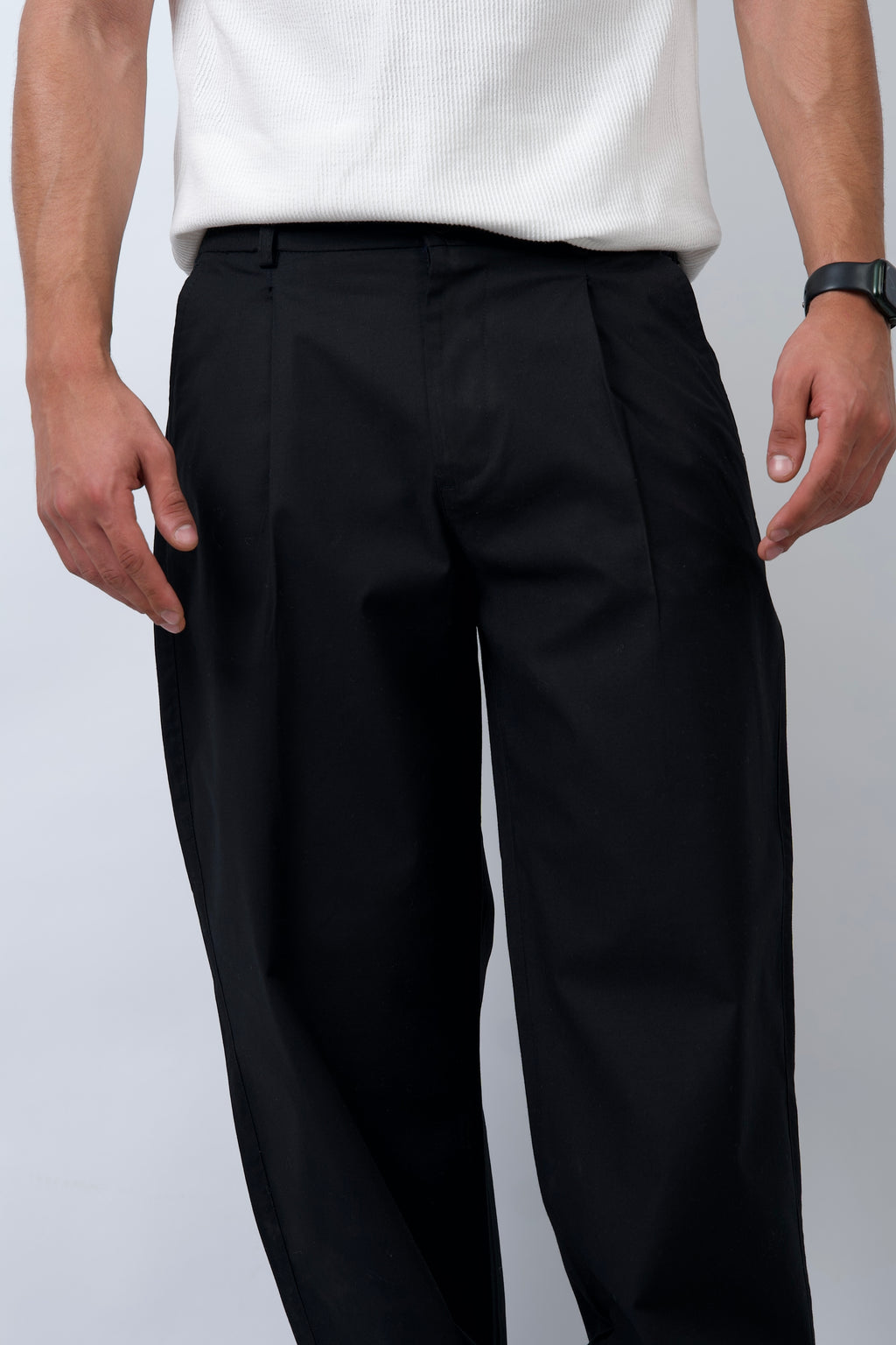 Straight pleated trousers